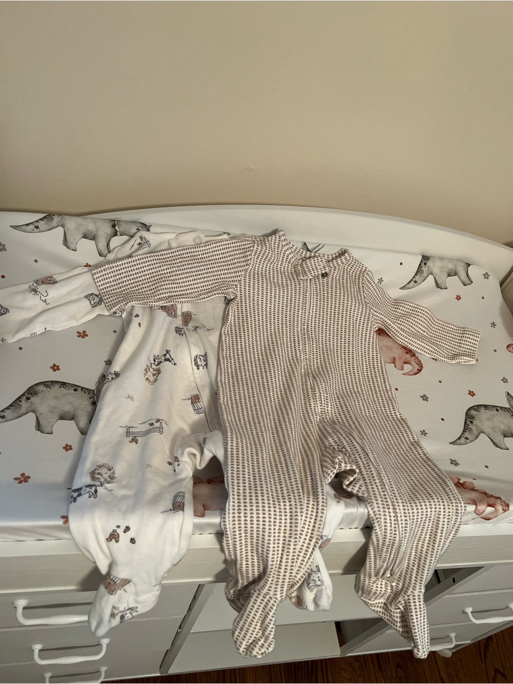 Carters baby Beige One-Piece Pajamas set 3–6 months